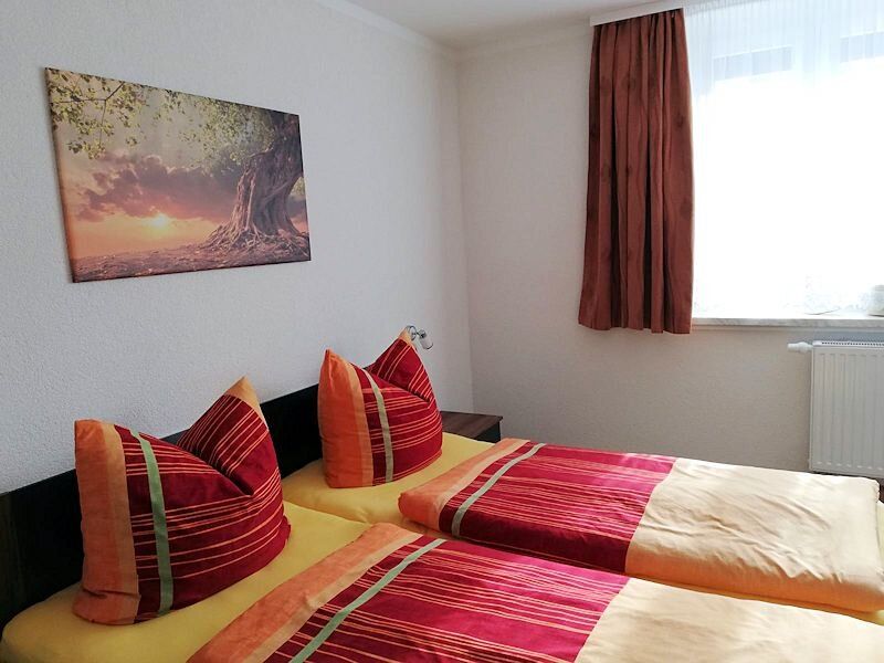 Schlafzimmer 1